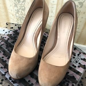 Pour La Victoire Irina Tan Pump
